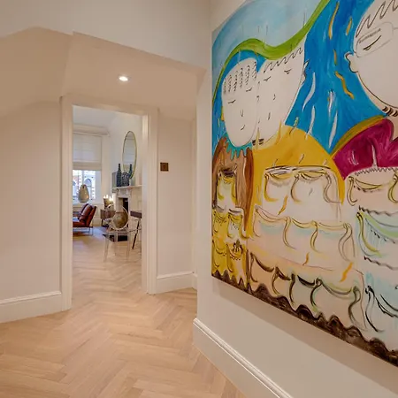 The Gallery - Kensington Apartment
