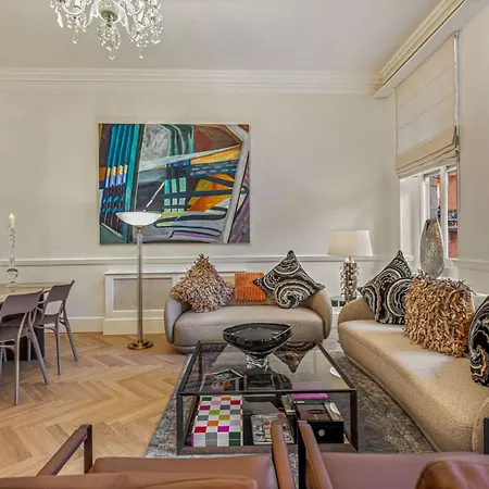The Gallery - Kensington Apartment *
