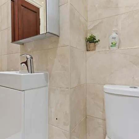 Luxury One Bedroom Two Bathroom Knightsbridge Oxford Street Apartment *