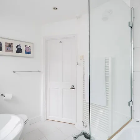 Family In Battersea By Underthedoormat London