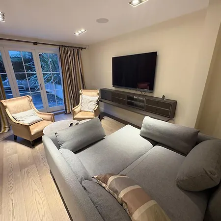 Luxury 4 Bedrooms 5 Baths 2 Receptions Family House With Garden Chelsea Villa *