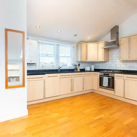 Pembridge Gardens By Capital Apartment London
