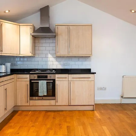 Pembridge Gardens By Capital Apartment London