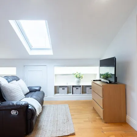 Pembridge Gardens By Capital *