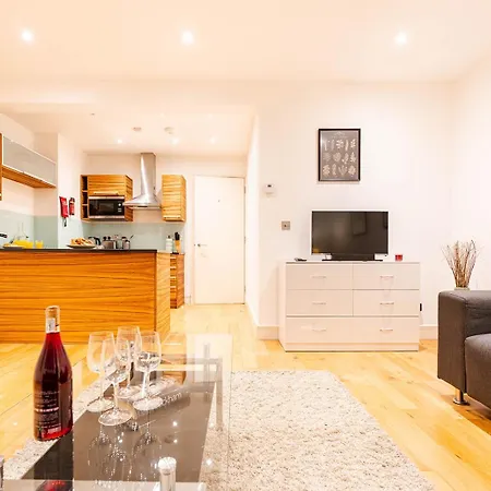 Bright & Modern One Bedroom Flat In Farringdon
