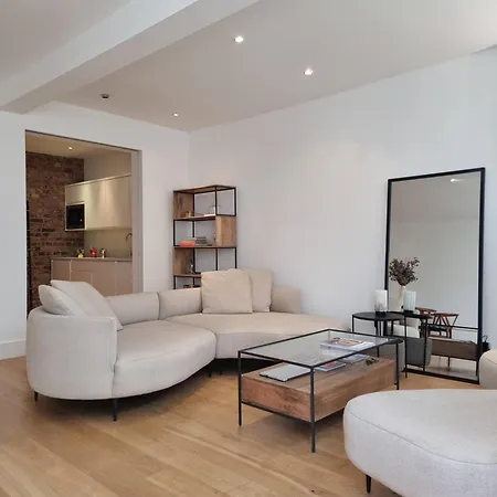 Hyde Park Mews