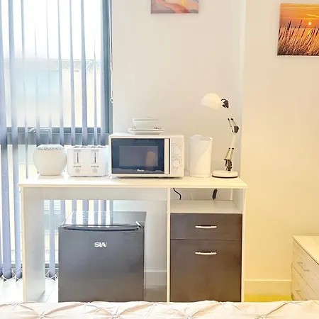A Brand New Flat With 3 Bedrooms & 3 Baths In Zone 1 Angel For Max 9 Ppl