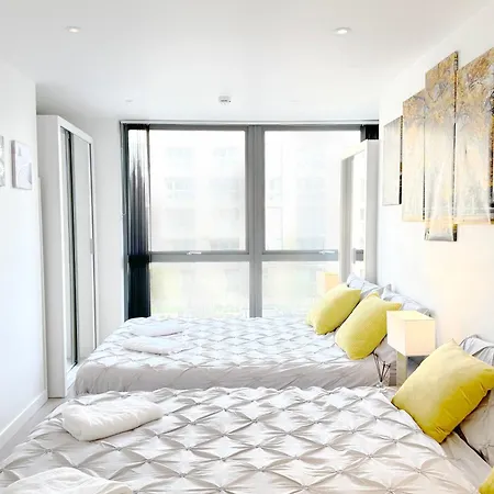 Homestay A Brand New Flat With 3 Bedrooms & 3 Baths In Zone 1 Angel For Max 9 Ppl