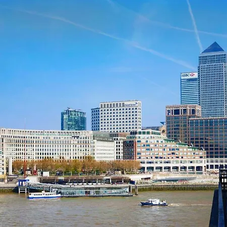Apartment Fully Furnished 2 Bedroom Canning Town Close To 02 Arena, Canary Wharf With Free Parking London