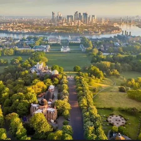 Greenwich Luxe Exclusive Apartment *