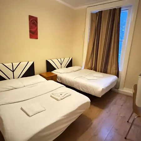 Collingham Place Apartment *