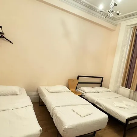 Collingham Place Apartment *