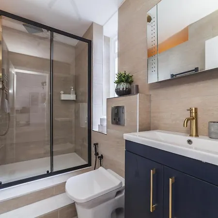 Arte - 3-bed Flat With 3 Bathrooms - Heart Of Finchley Road - 2 Min Walk To Underground Station * London