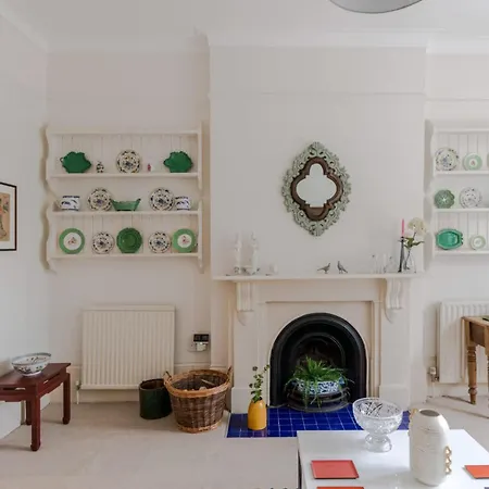 Apartment Traditional 2 Bed Notting Hill London