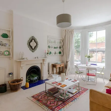 Apartment Traditional 2 Bed Notting Hill
