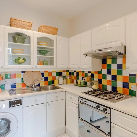 Apartment Traditional 2 Bed Notting Hill London