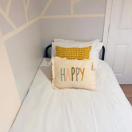 Olive Immaculate Wembley Apartment, 15mins To London, By Edens Apartment *