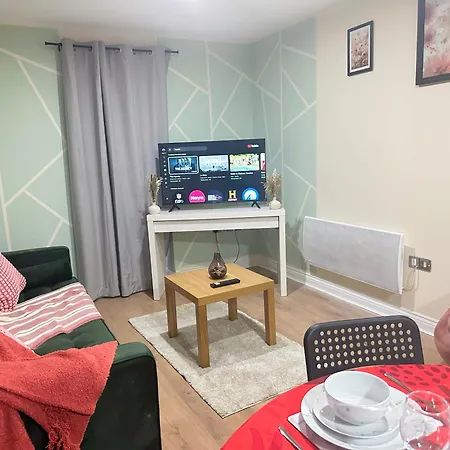 Apartment Olive Immaculate Wembley Apartment, 15mins To London, By Edens