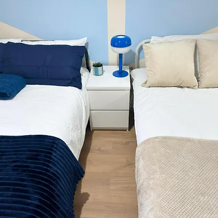 Olive Immaculate Wembley Apartment, 15mins To London, By Edens Apartment *