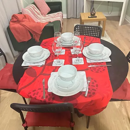 Olive Immaculate Wembley Apartment, 15mins To London, By Edens *