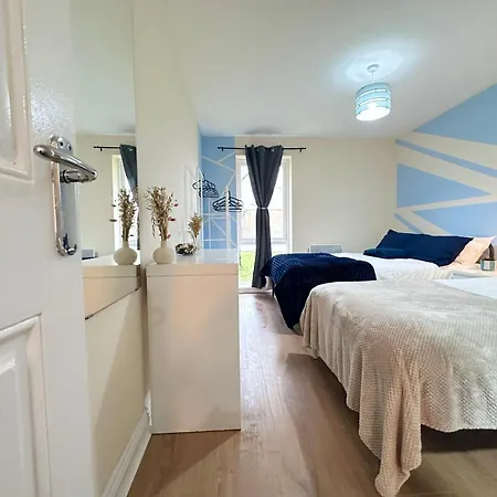 Apartment Olive Immaculate Wembley Apartment, 15mins To London, By Edens London
