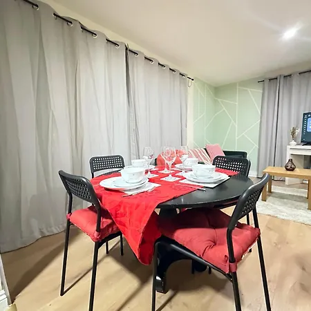 Olive Immaculate Wembley Apartment, 15mins To London, By Edens Apartment *