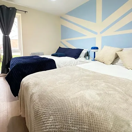 Apartment Olive Immaculate Wembley Apartment, 15mins To London, By Edens *