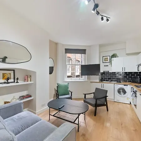 Modern Elegance In Paddington *