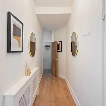 Modern Elegance In Paddington London