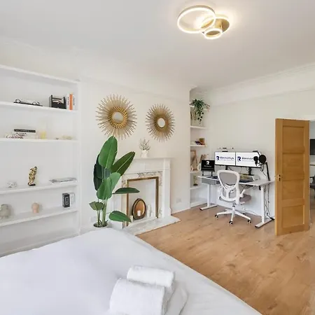 Modern Elegance In Paddington London