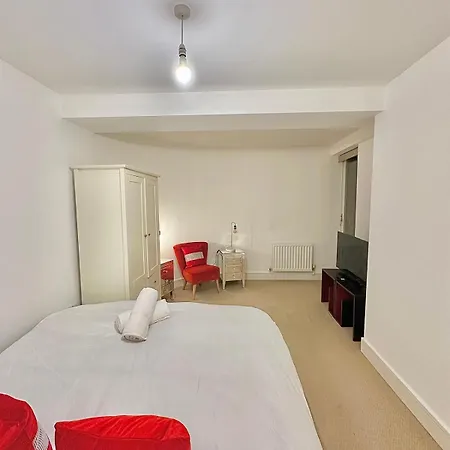 Apartment The Grange Penthouse F2 London
