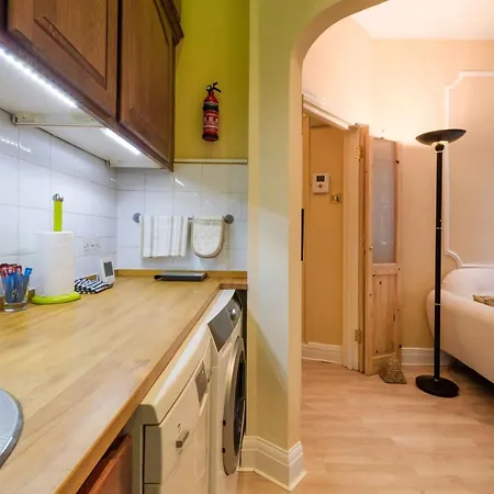 The Vintage - Fitzrovia - By Frankie Says Inn