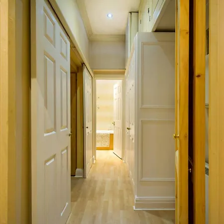 Inn The Vintage - Fitzrovia - By Frankie Says London