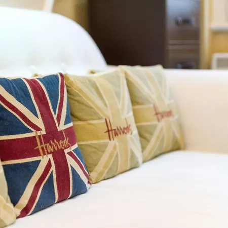 The Vintage - Fitzrovia - By Frankie Says Inn *