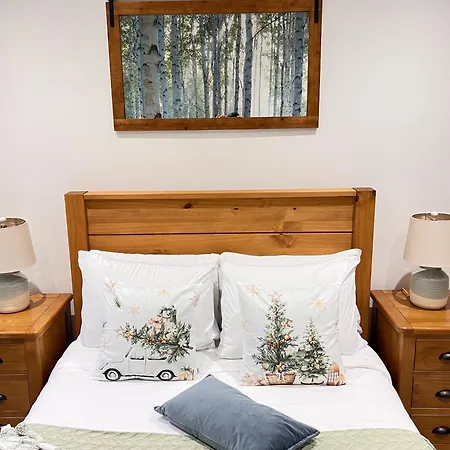 Holiday home Spacious Quiet 4bedrooms 6beds House With Private Garage 5min Walk To Paddington Station *