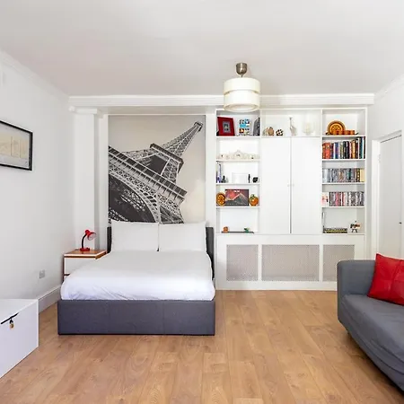 Kensington Designer Apartment