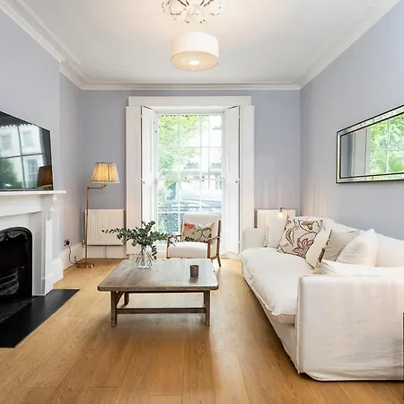 Two Bed Notting Hill Gem Apartment London