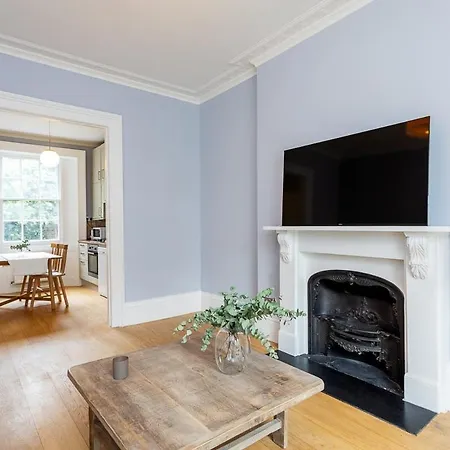 Two Bed Notting Hill Gem *