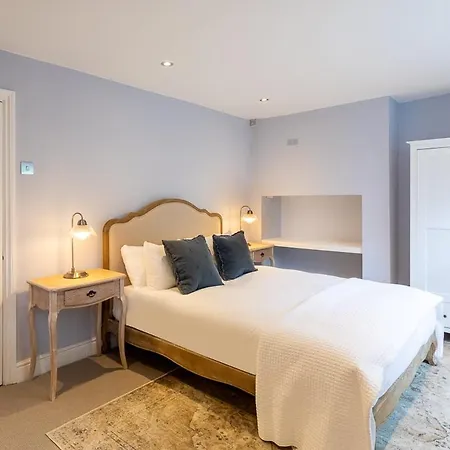 Apartment Two Bed Notting Hill Gem London