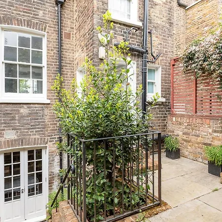 Two Bed Notting Hill Gem Apartment *