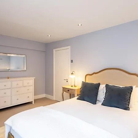 Two Bed Notting Hill Gem * London