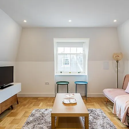 Modern And Stylish In West Kensington London