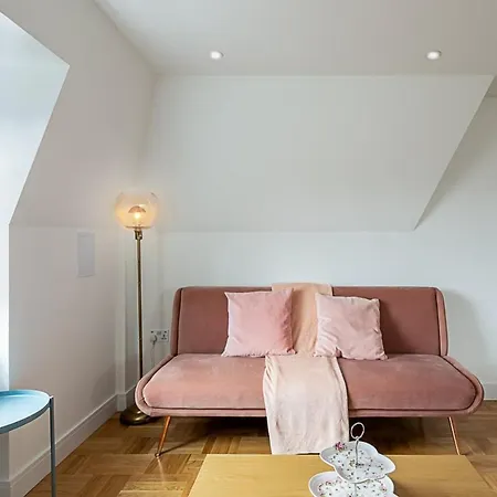Modern And Stylish In West Kensington Apartment *