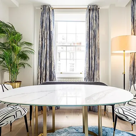 Modern Edgware Apartment *