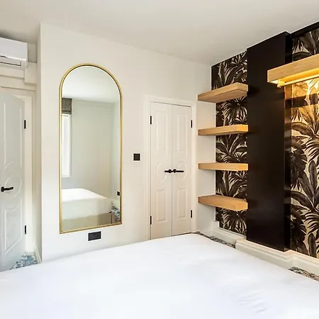 Modern Edgware Apartment