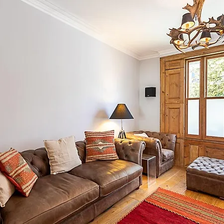 The Artist's House Alma Street Holiday home London
