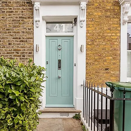 The Artist's House Alma Street Holiday home London