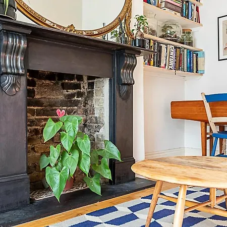 Charming Acton Dollhouse *