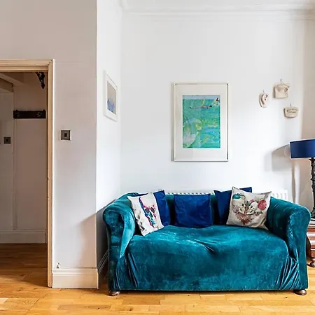 Charming Acton Dollhouse * London