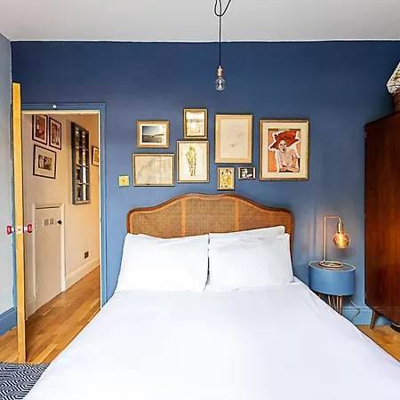 Charming Acton Dollhouse * London